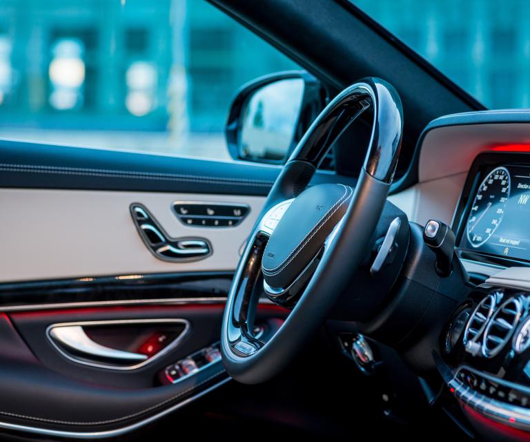 Smarter Software Softwarelösungen Automotive © Adobe Stock